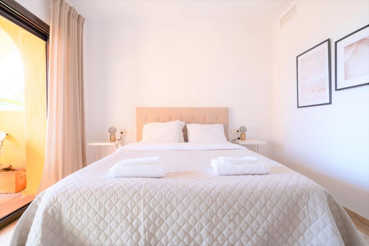 9 Penthouse With Amazing Sea Views, Close To Golf Manilva Duquesa Exterior foto